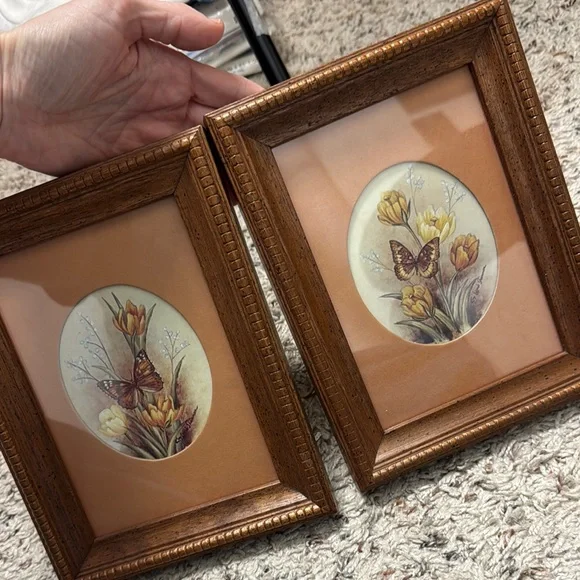 Framed pair of butterfly wall art flowers - Picture 1 of 7